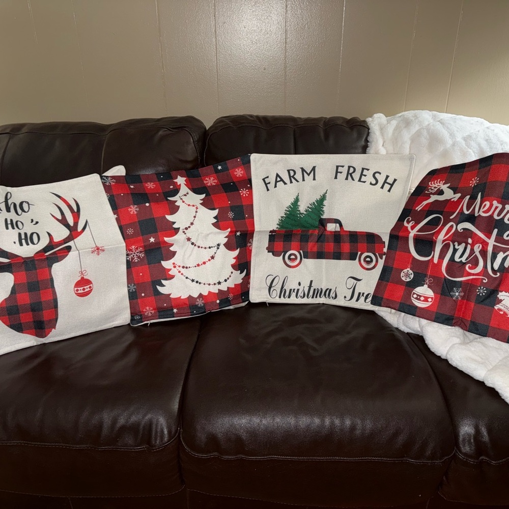 Christmas Holiday Pillow covers. Set of 4. Brand new from smoke free home.